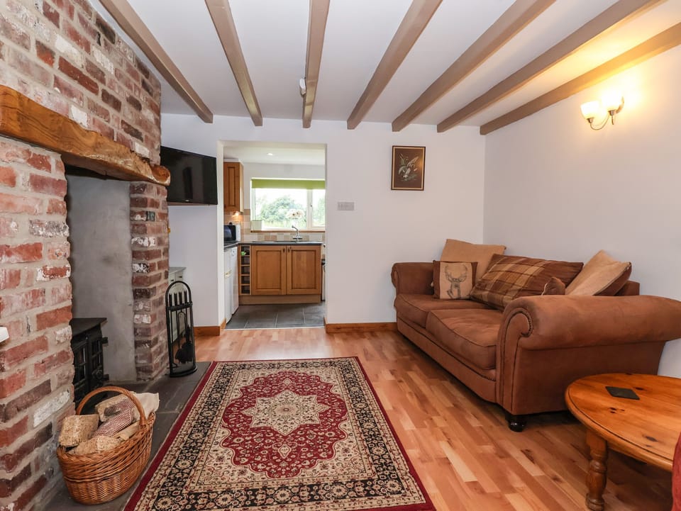 Cottage | Living area | Fireplace