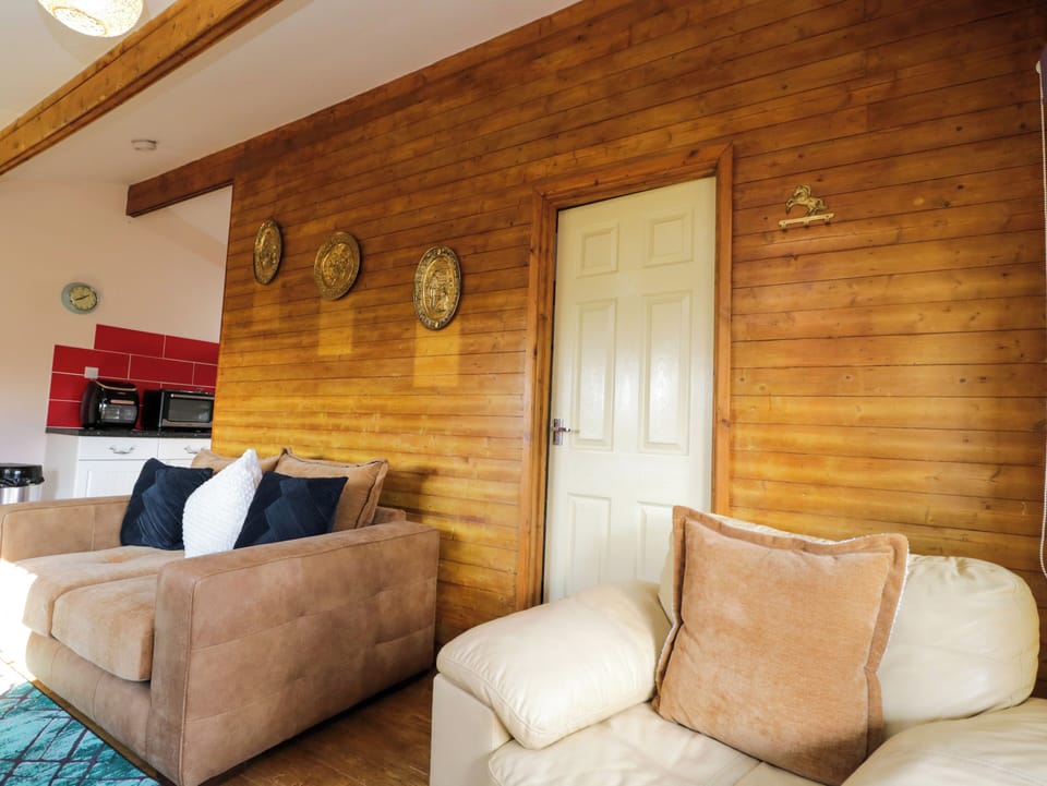Cottage | Living area | TV