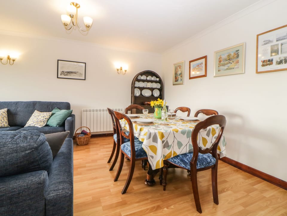 Cottage | Interior