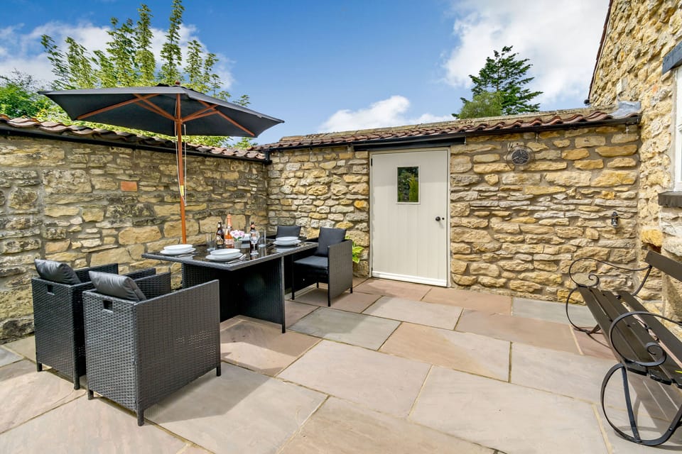 Cottage | Balcony
