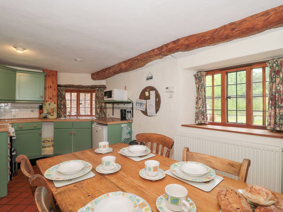 Cottage | Dining