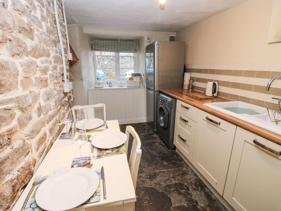 Cottage | Private kitchen | Cookware/dishes/utensils