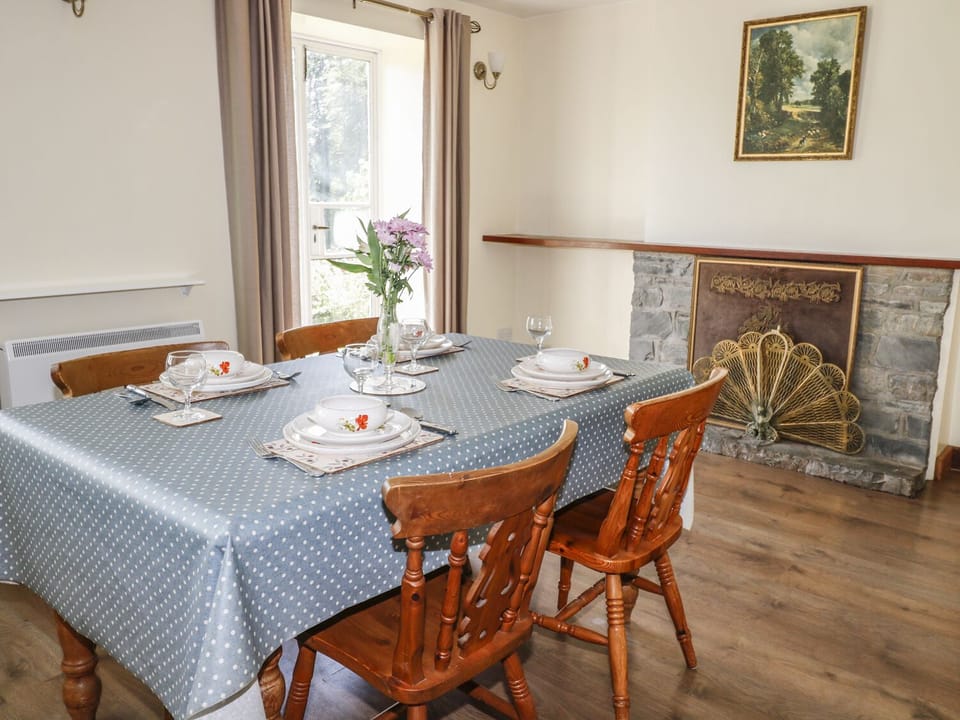 Cottage | Private kitchen | Fridge, microwave, stovetop, dishwasher