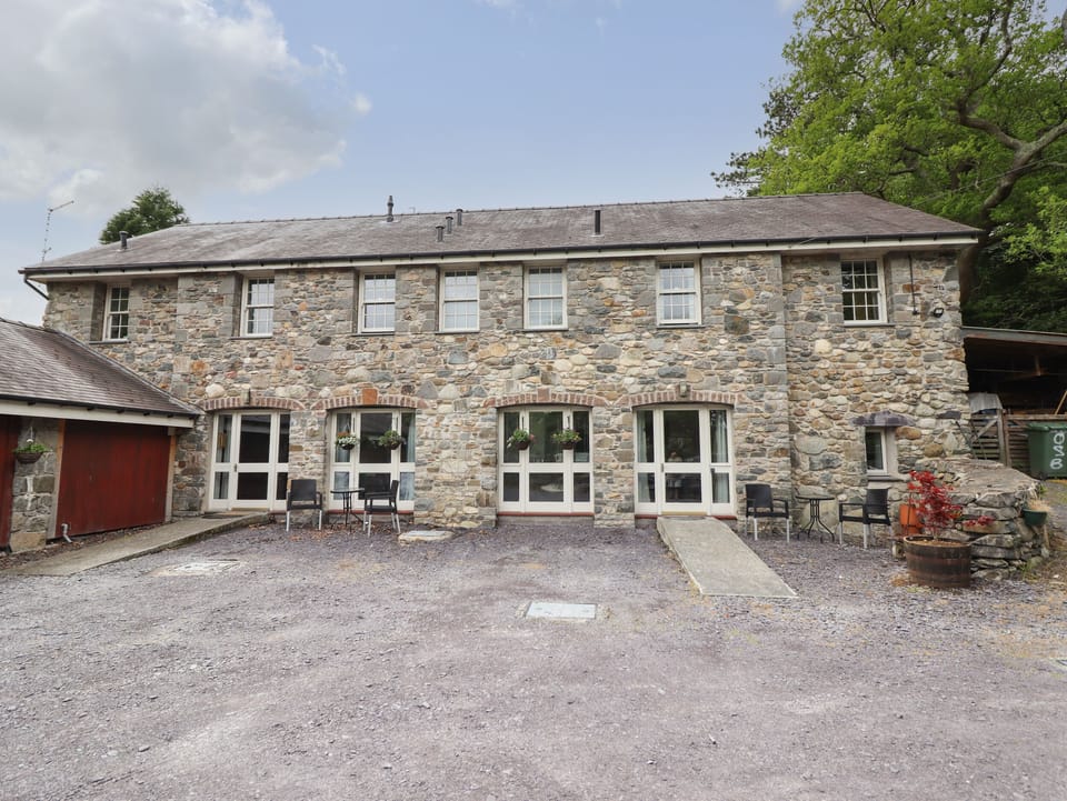 Cottage | Interior