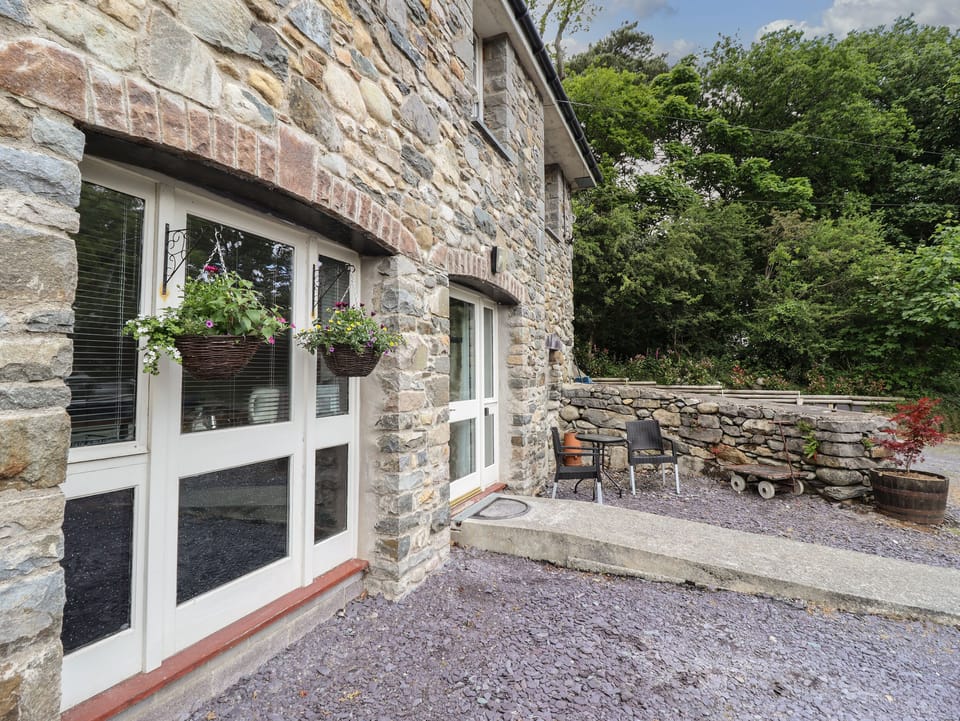 Cottage | Property grounds