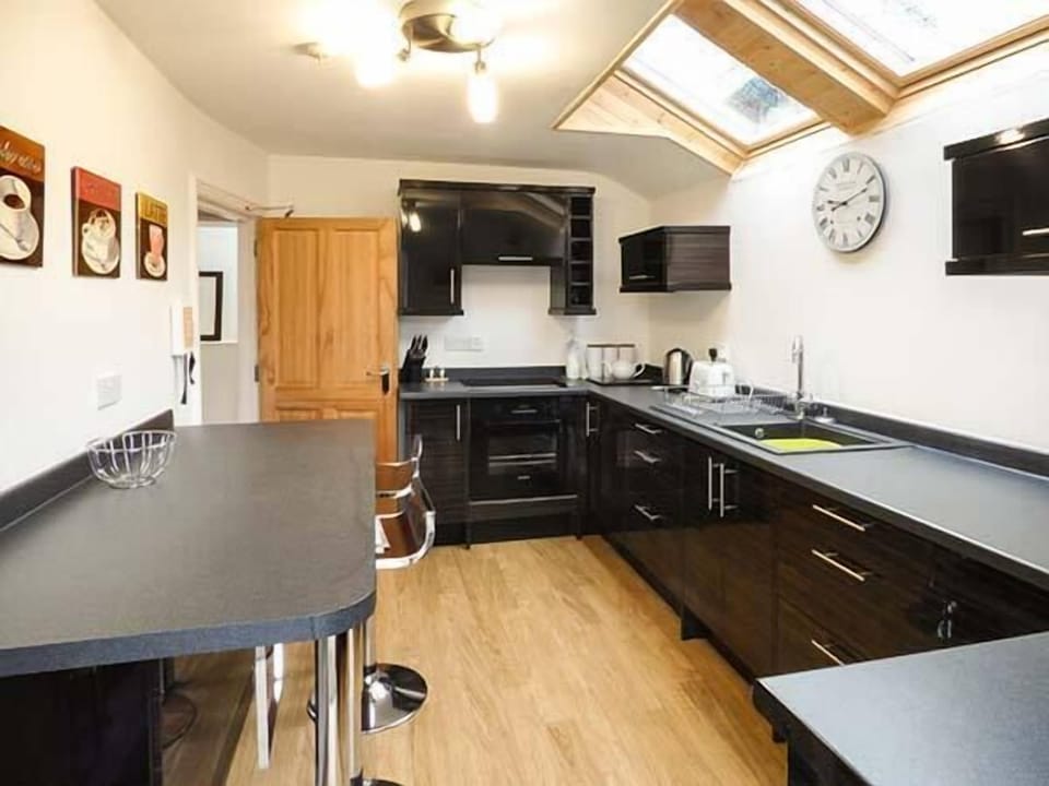 Cottage | 2 bedrooms, individually decorated, individually furnished, free WiFi