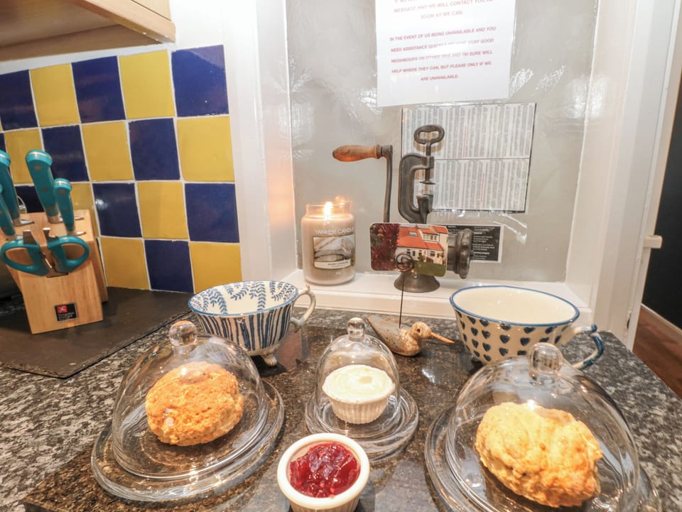 Cottage | Food and drink