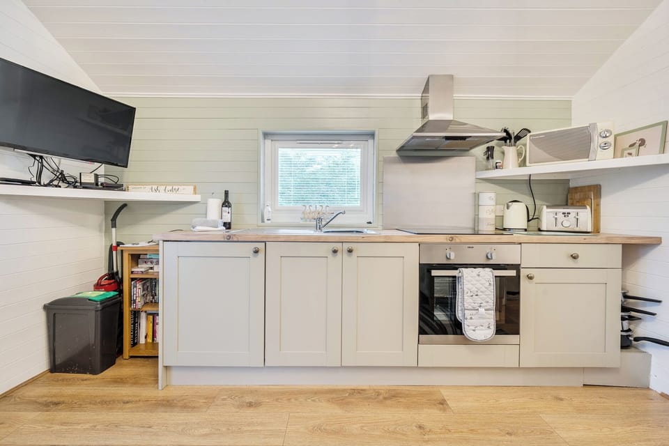 Cottage | Private kitchen | Cookware/dishes/utensils