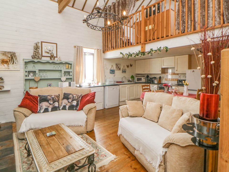 Cottage | Living area | TV