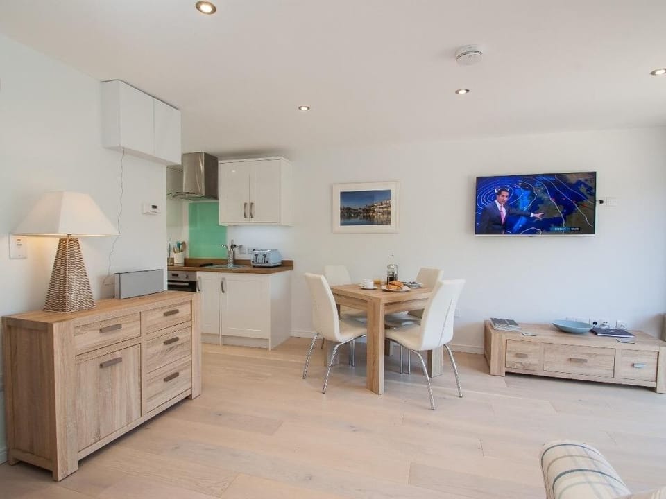 Cottage | 2 bedrooms, individually decorated, individually furnished, free WiFi