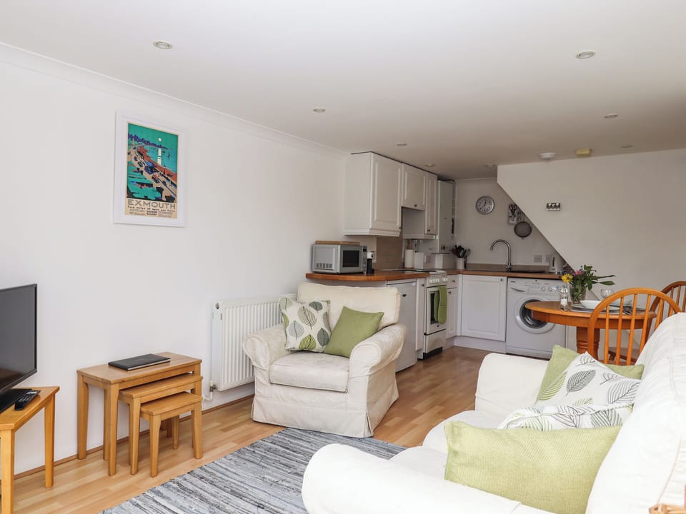 Cottage | Living area | TV