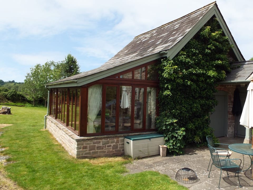 Cottage | Property grounds