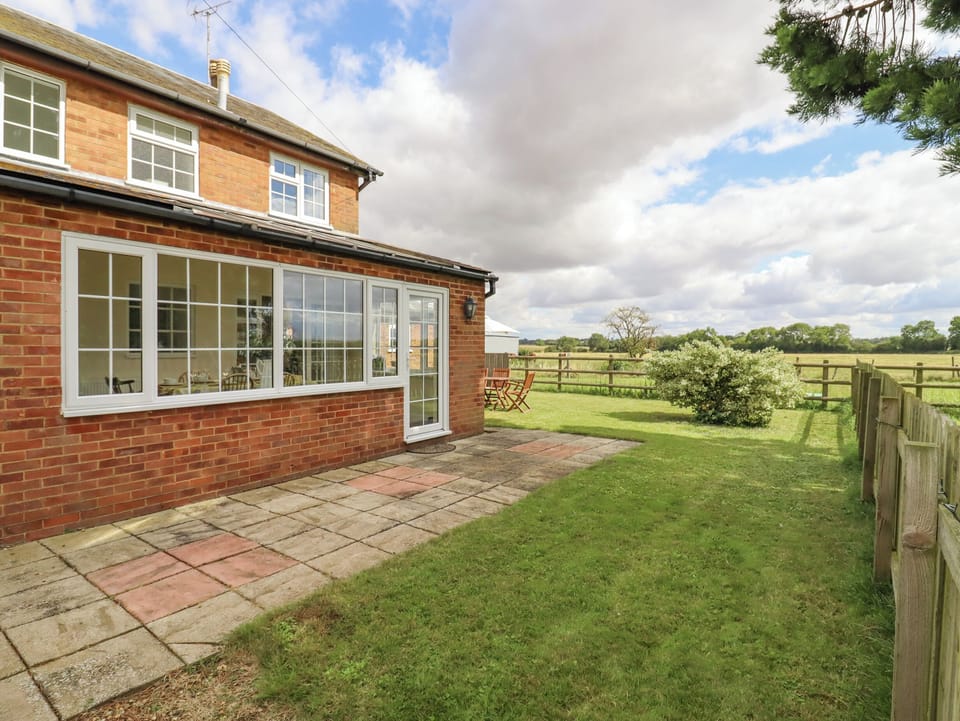 Cottage | Property grounds