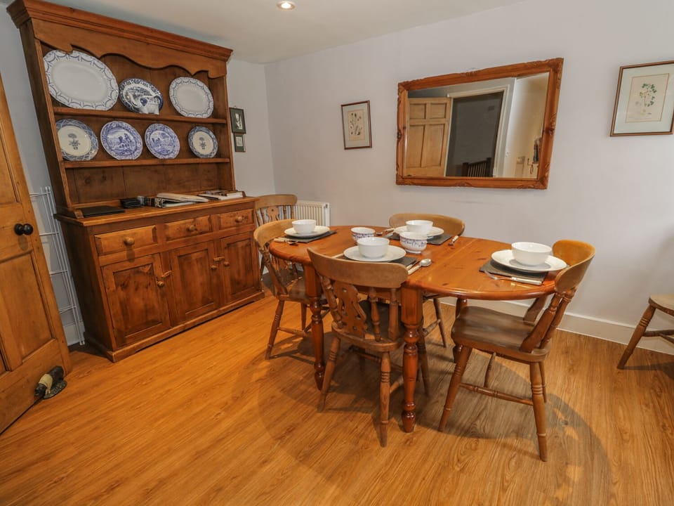 Cottage | Interior
