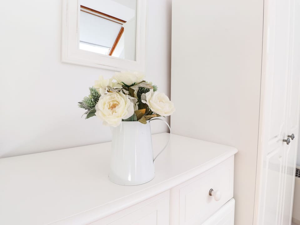 Cottage | 2 bedrooms, individually decorated, individually furnished, free WiFi