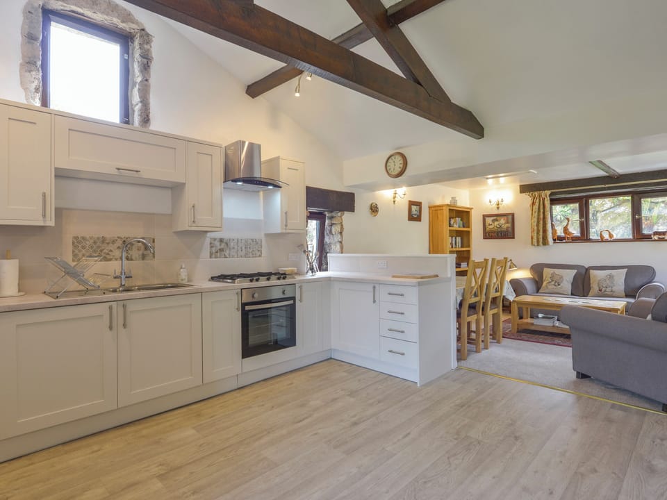 Cottage | Private kitchen | Microwave, stovetop, highchair, cookware/dishes/utensils