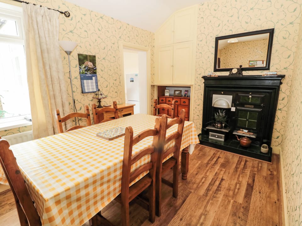 Cottage | Interior