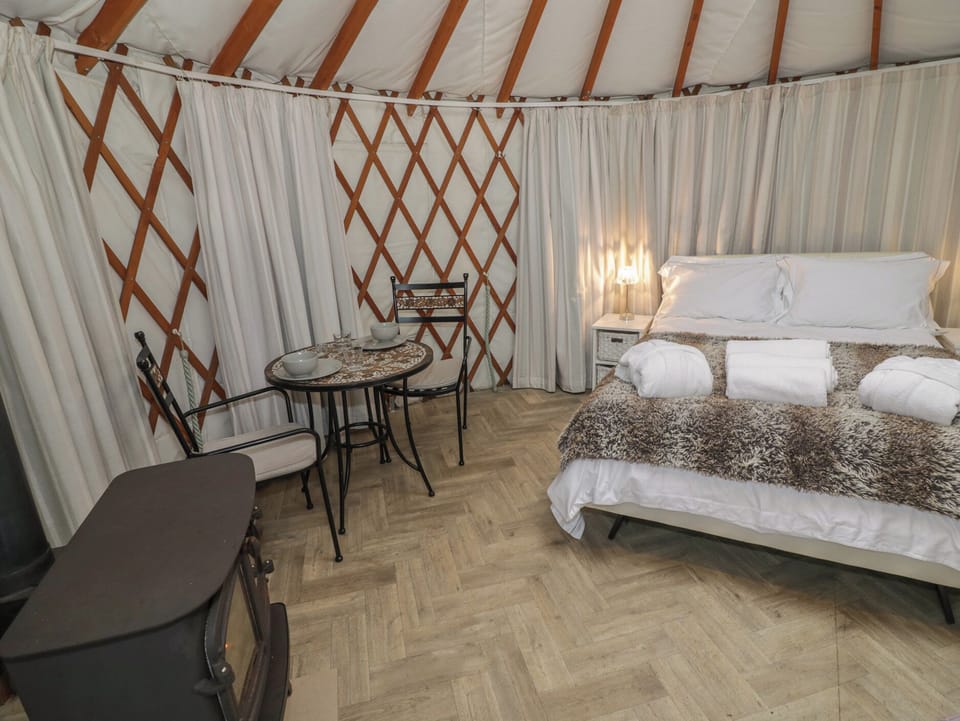 Cottage | 1 bedroom, individually decorated, individually furnished