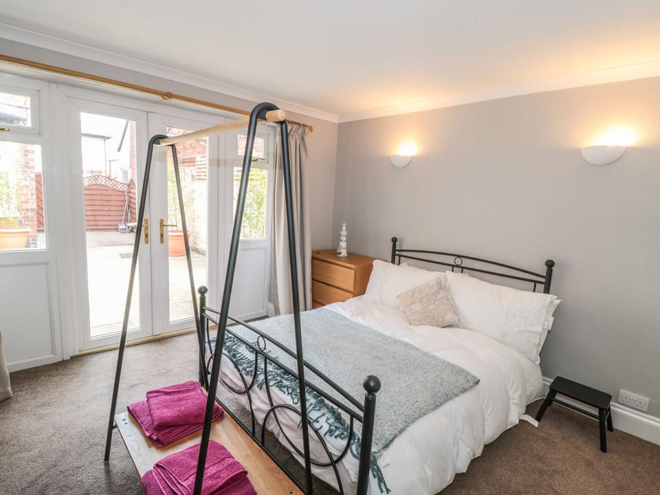 Cottage | 9 bedrooms, individually decorated, individually furnished, free WiFi