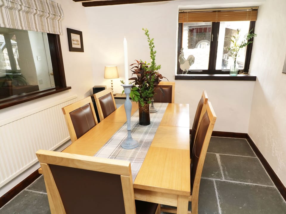 Cottage | Interior
