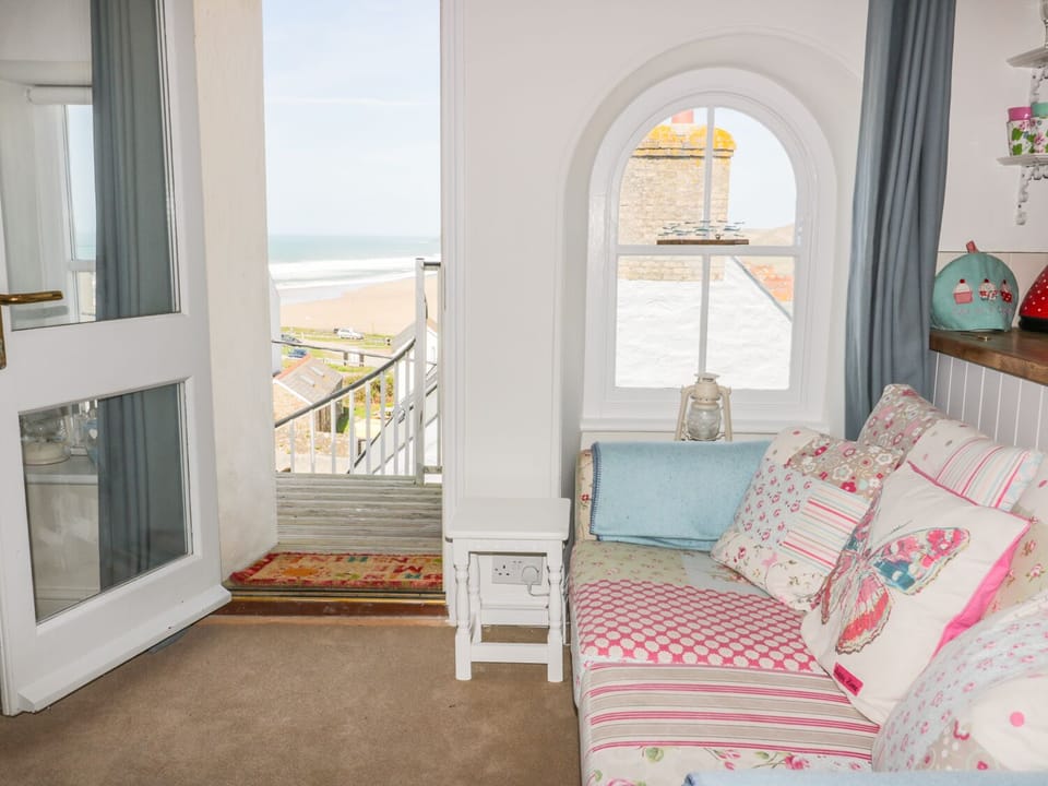 Cottage | Interior