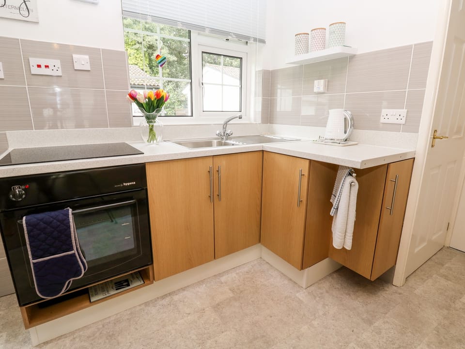 Cottage | Private kitchen | Cookware/dishes/utensils