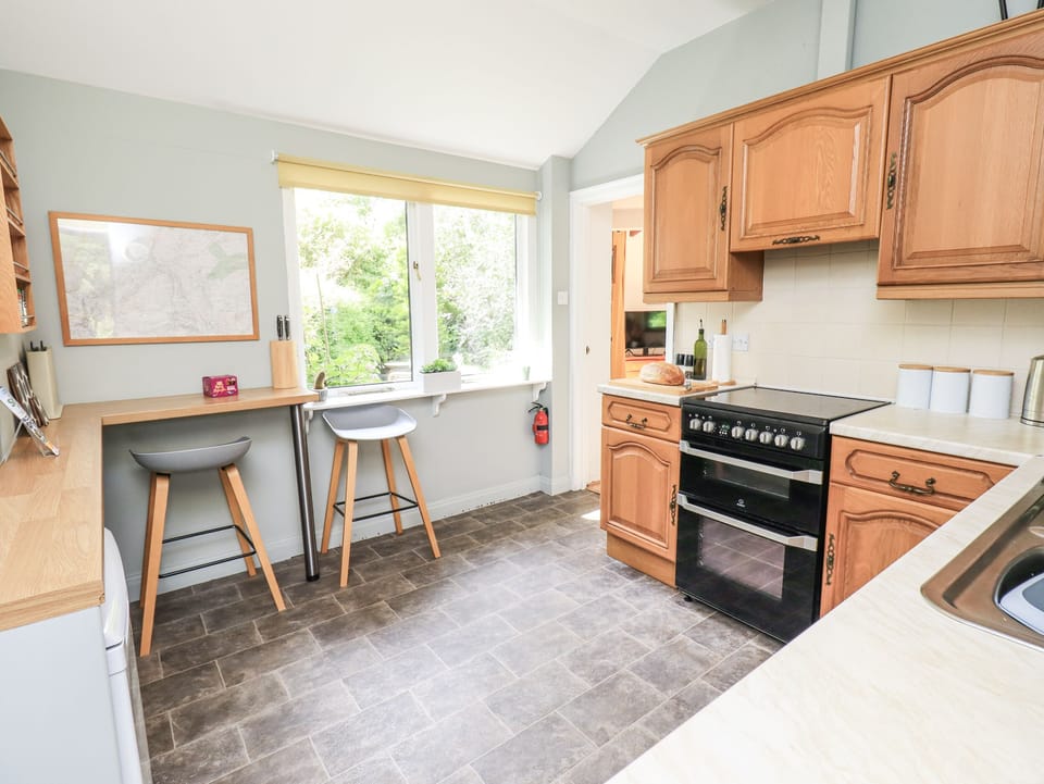 Cottage | Private kitchen | Microwave, stovetop, highchair, cookware/dishes/utensils