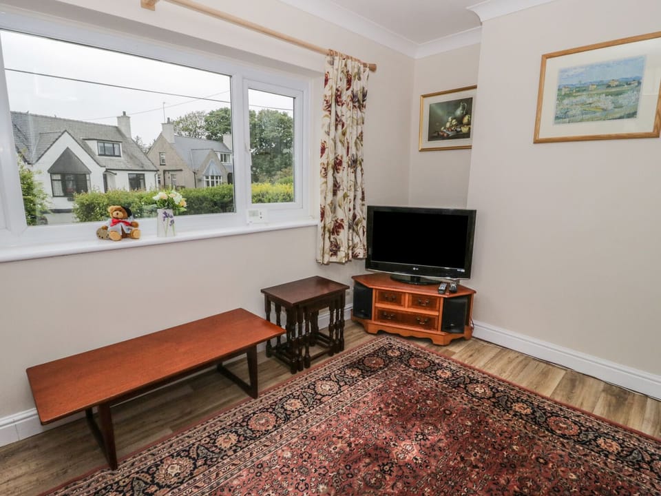 Cottage | Interior