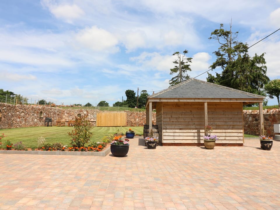 Cottage | Property grounds