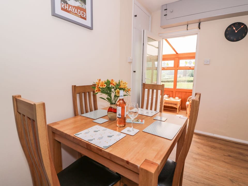 Cottage | Private kitchen | Fridge, microwave, stovetop, dishwasher