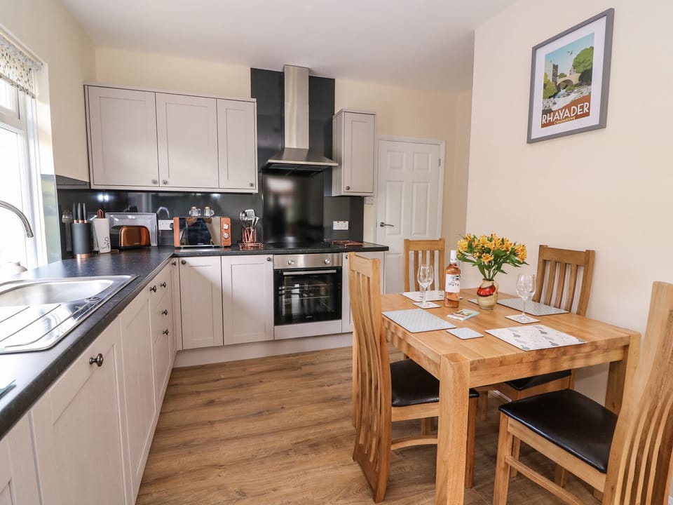 Cottage | Private kitchen | Fridge, microwave, stovetop, dishwasher