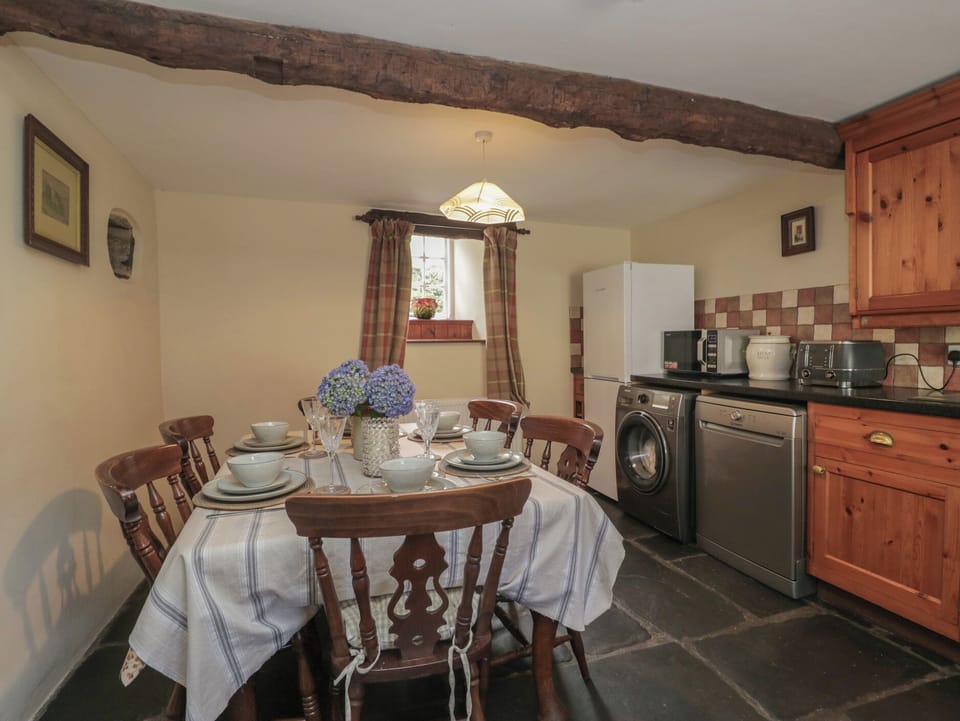 Cottage | Interior