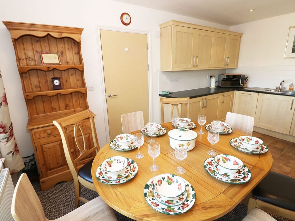 Cottage | Interior