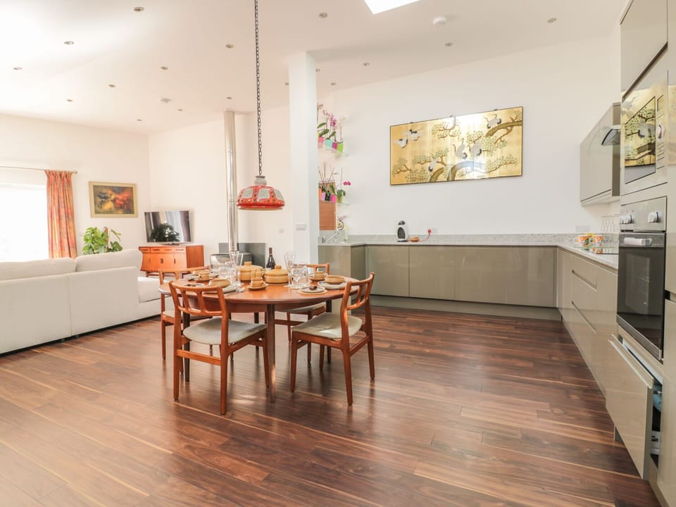 Cottage | Interior