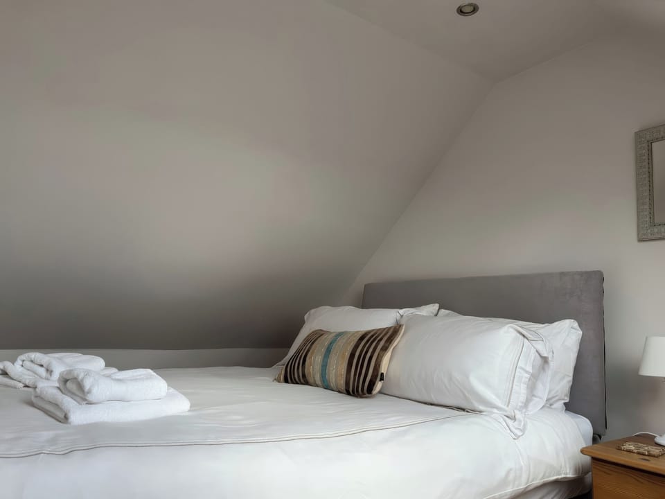 Cottage | 2 bedrooms, individually decorated, individually furnished, free WiFi