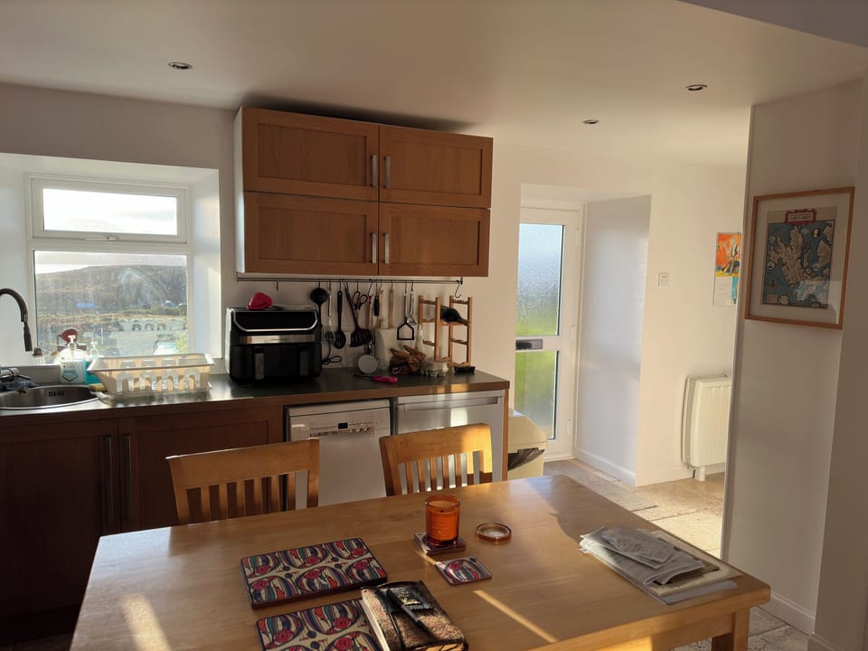 Cottage | Private kitchen | Stovetop, dishwasher, toaster, highchair