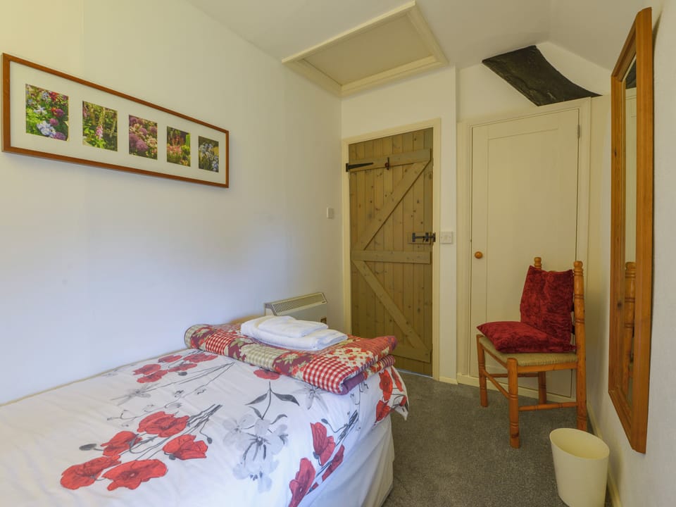Cottage | 2 bedrooms, individually decorated, individually furnished, free WiFi