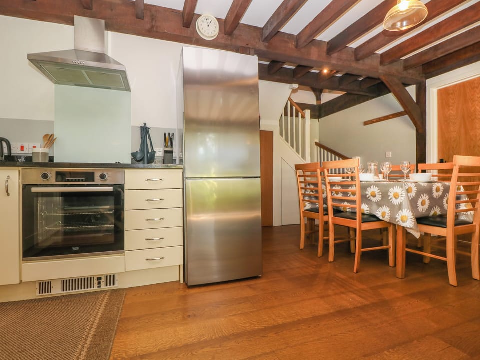 Cottage | Private kitchen | Microwave, stovetop, dishwasher, highchair