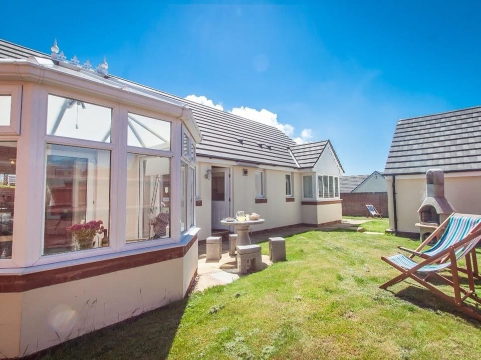 Cottage | Interior