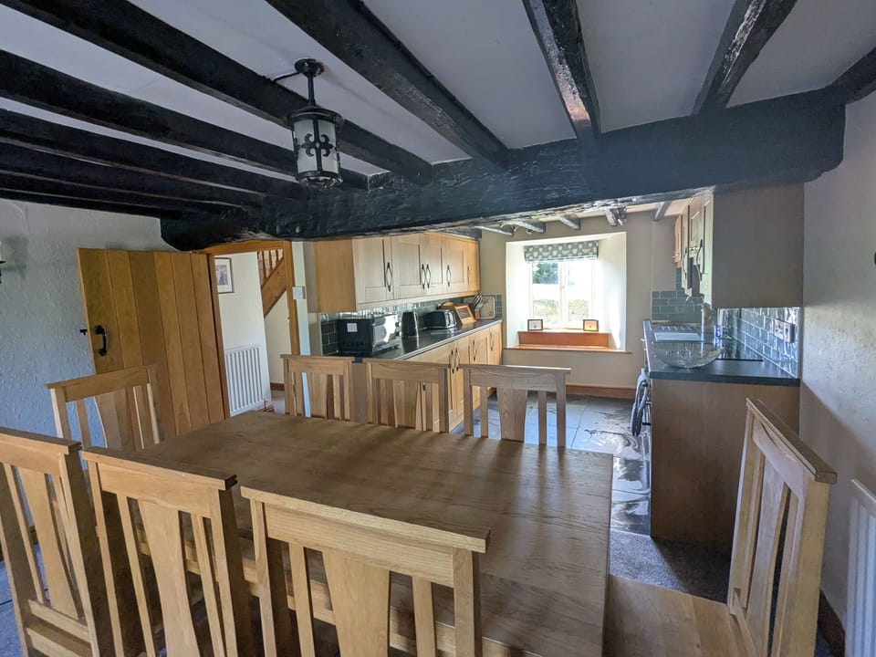 Cottage | Dining
