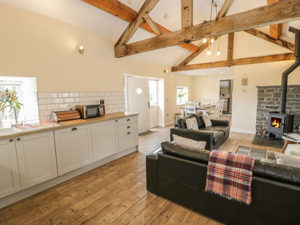 Cottage | Living room | Fireplace