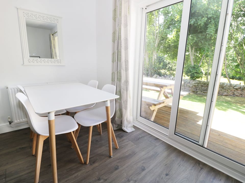 Cottage | Private kitchen | Microwave, stovetop, dishwasher, highchair