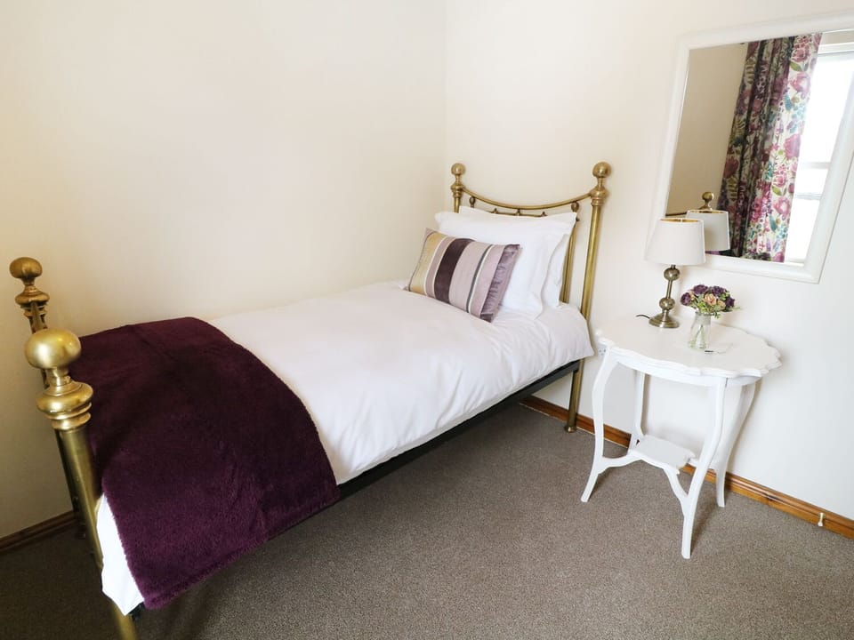 Cottage | 3 bedrooms, individually decorated, individually furnished, free WiFi
