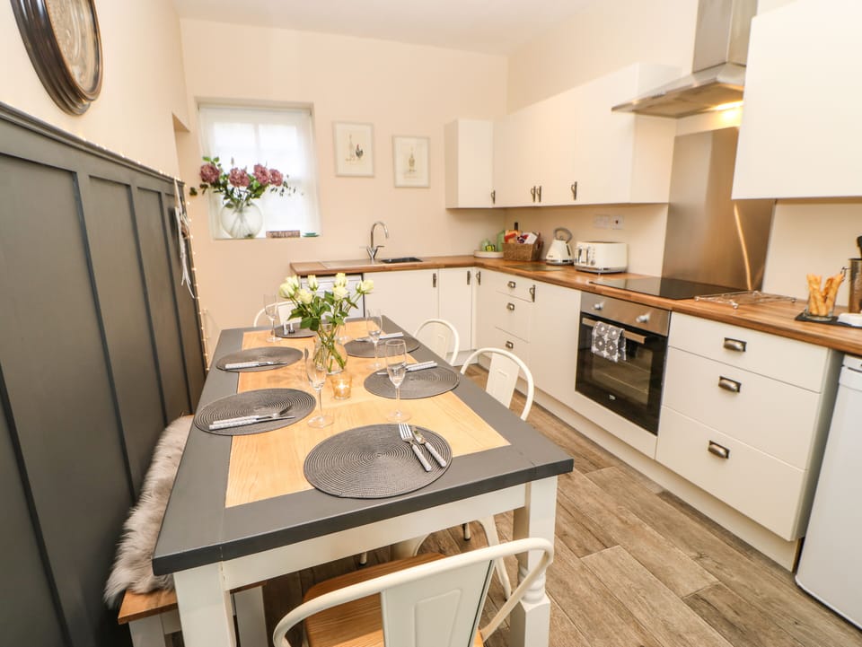 Cottage | Interior