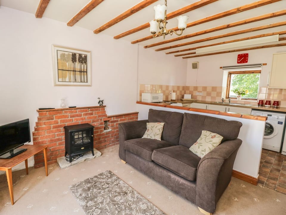 Cottage | Living area | TV