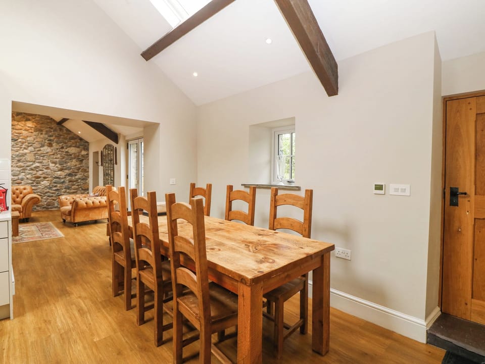 Cottage | Dining