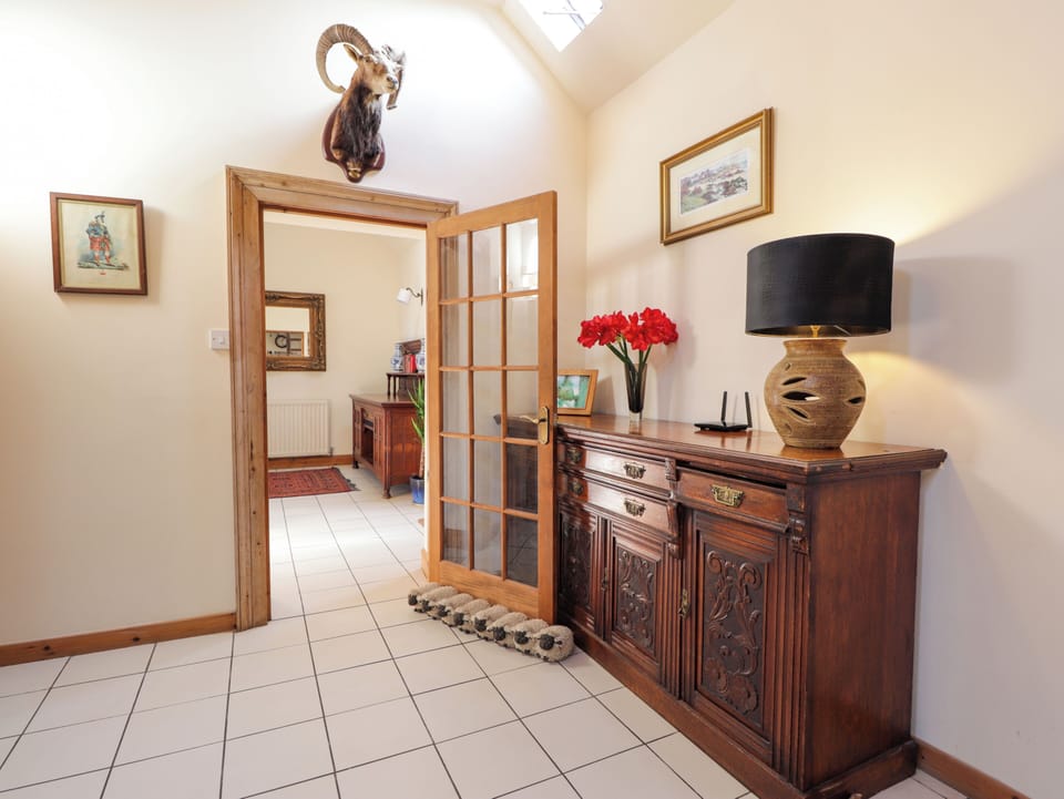 Cottage | Interior