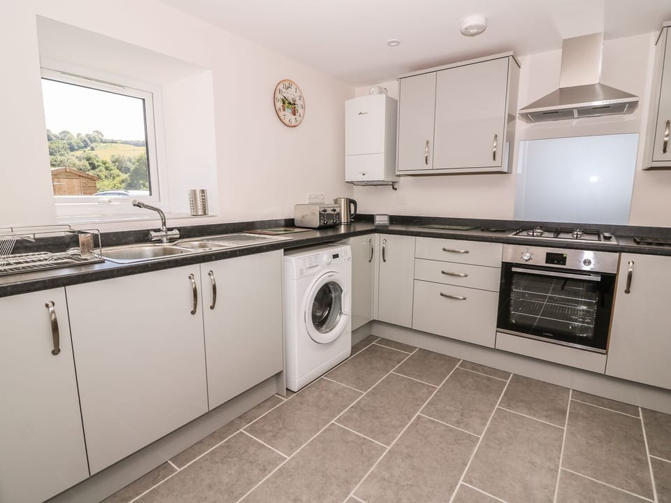 Cottage | Private kitchen | Microwave, stovetop, highchair, cookware/dishes/utensils