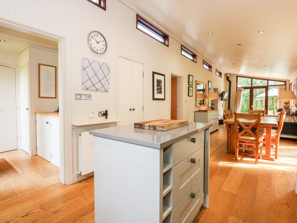 Microwave, stovetop, dishwasher, cookware/dishes/utensils