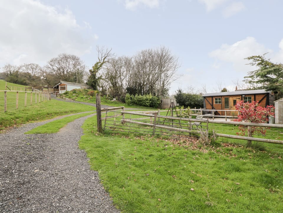 Cottage | Property grounds